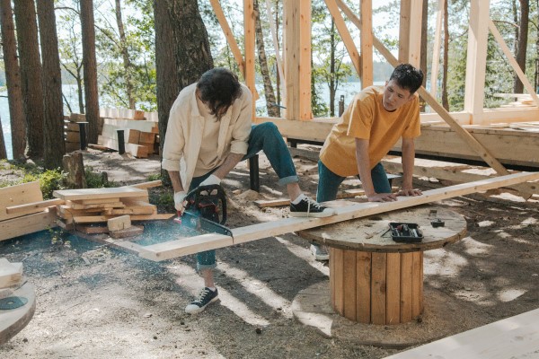 men doing carpentry